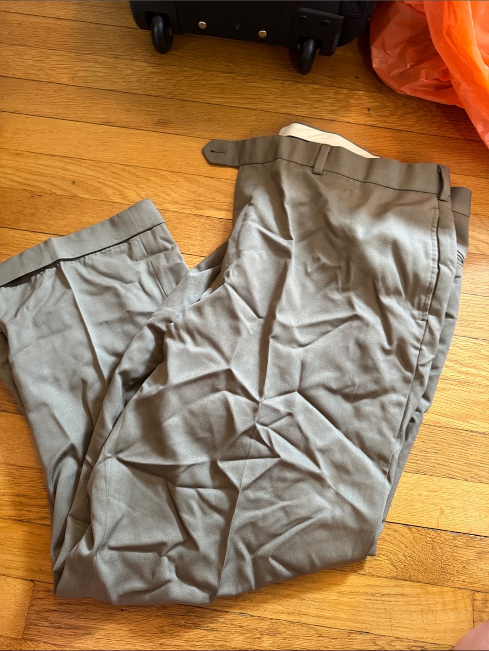 Brooks Brothers Men's Dress Pants in Taupe